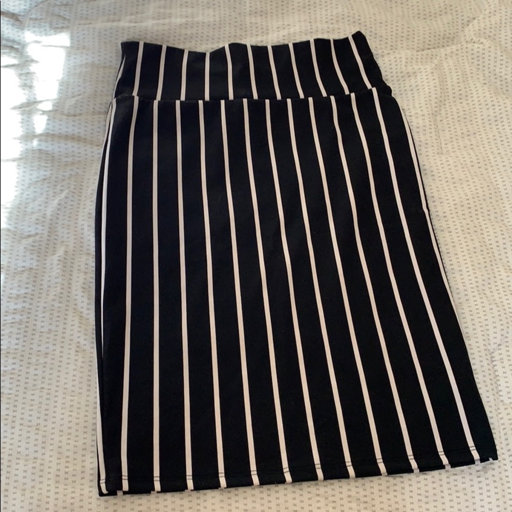 2 FOR 20 SALE LULAROE SKIRTS stripe black/white